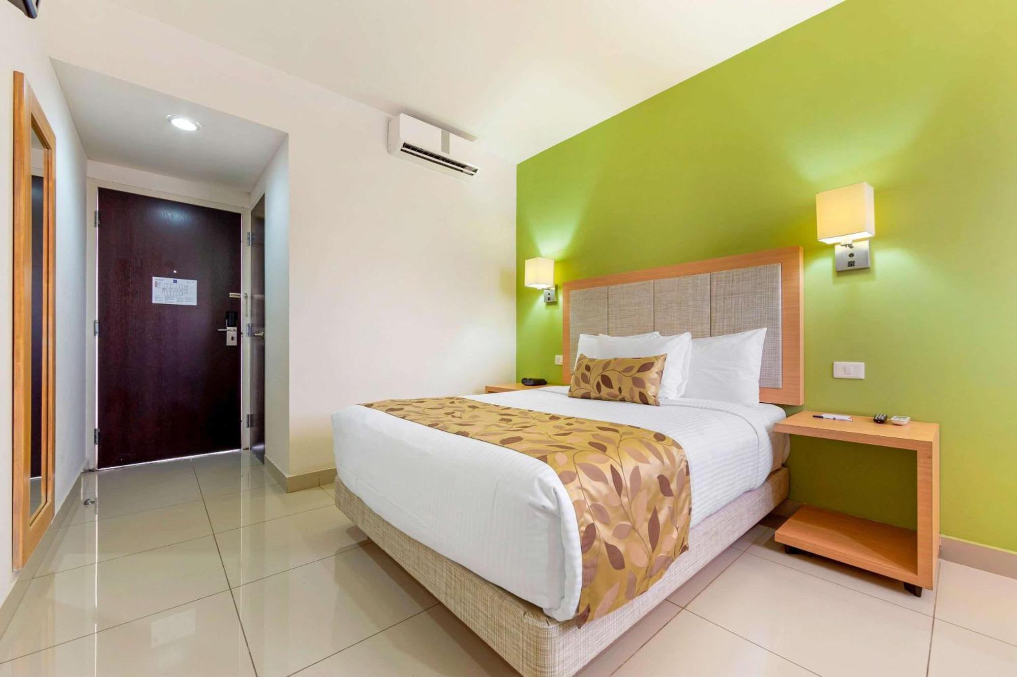 Sleep Inn Culiacán Kültér fotó
